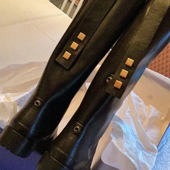 NWT beautiful Stuart Weitzman black rain boots - Picture 2 of 11